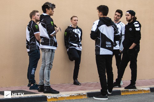 csgo人物头型,csgo发型总监twistzz多大了