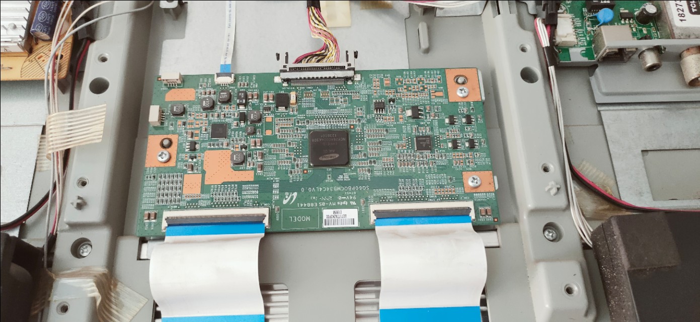 tcll55e5800a-ud电视拆卸步骤,tcl电视l50e5000a拆机图