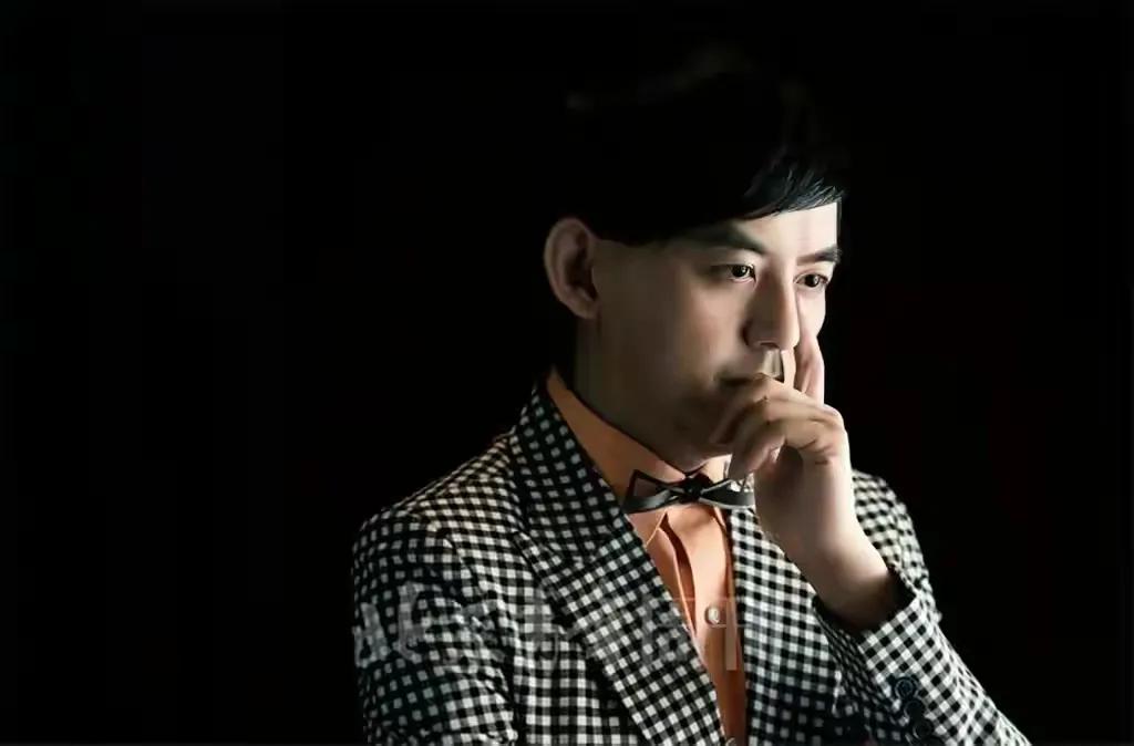 台上生猛，台下很怂：小S和这两个男人的故事，原来这么“悲惨”