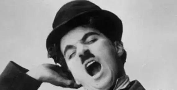 为什么日军要留胡子和头发,日军鼻子下面的胡子