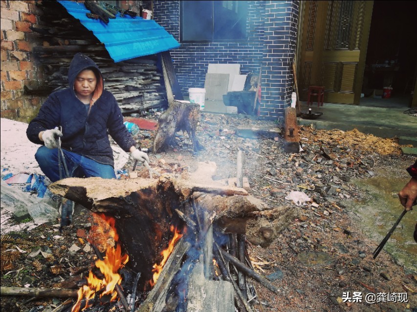 根雕小茶桌泡茶,用根雕茶桌喝茶