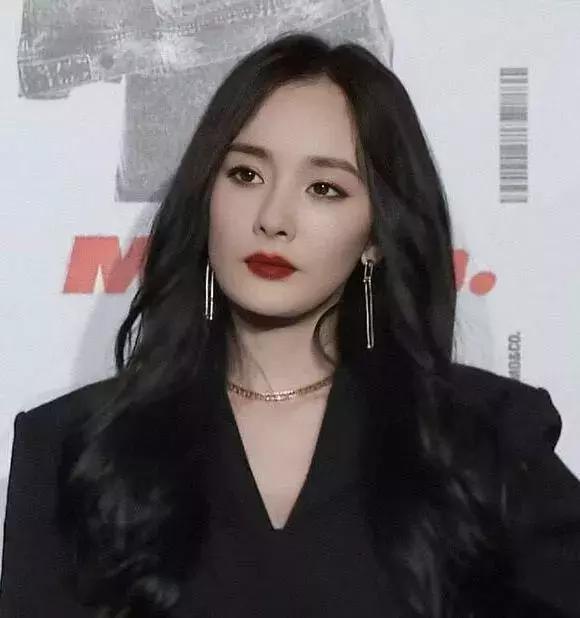 黑化后的女星杨幂,离婚黑化