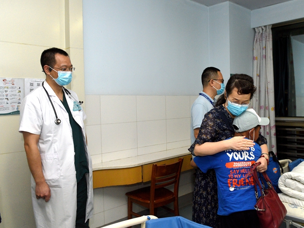 西藏20名先心病患儿,西藏20名先心病患儿赴滇成功补心