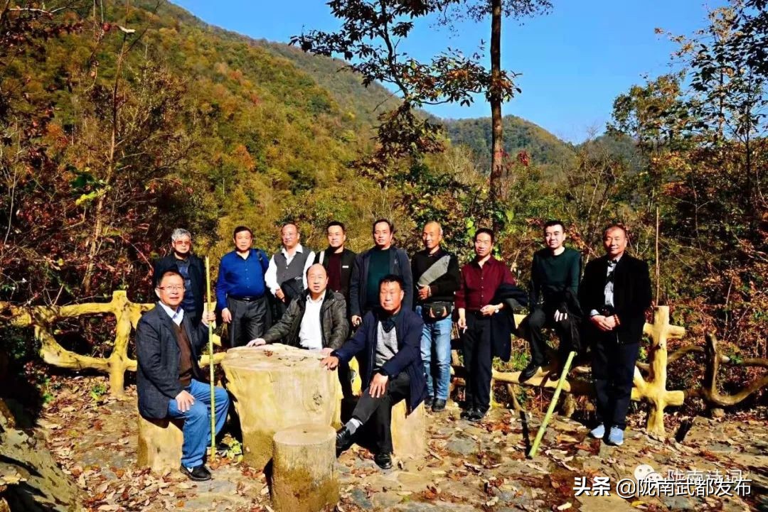 閲戠宄渤鍏洯,閲戠瑁曟渤鍥剧墖