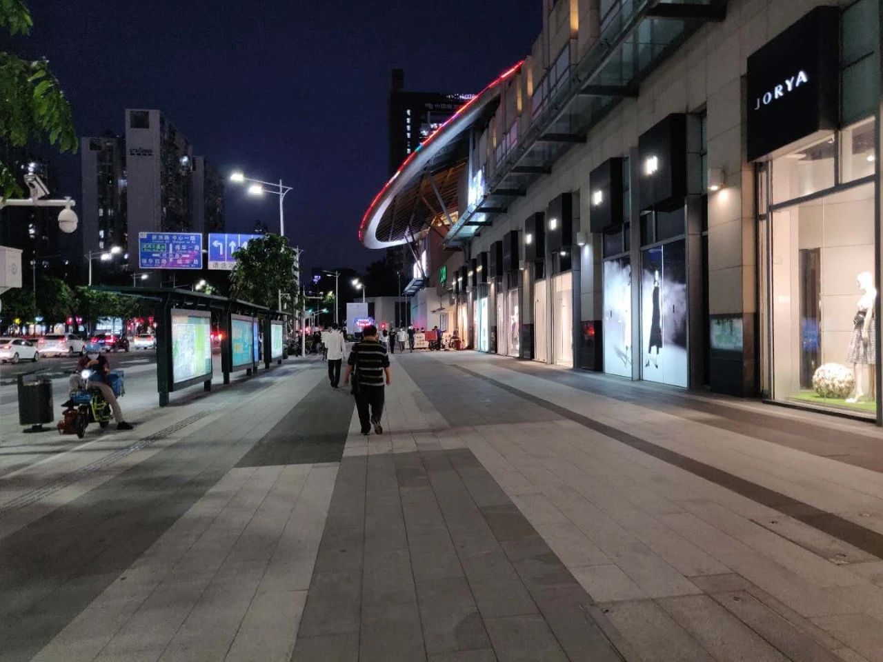 商场人流量明显下滑,商场人流量太差