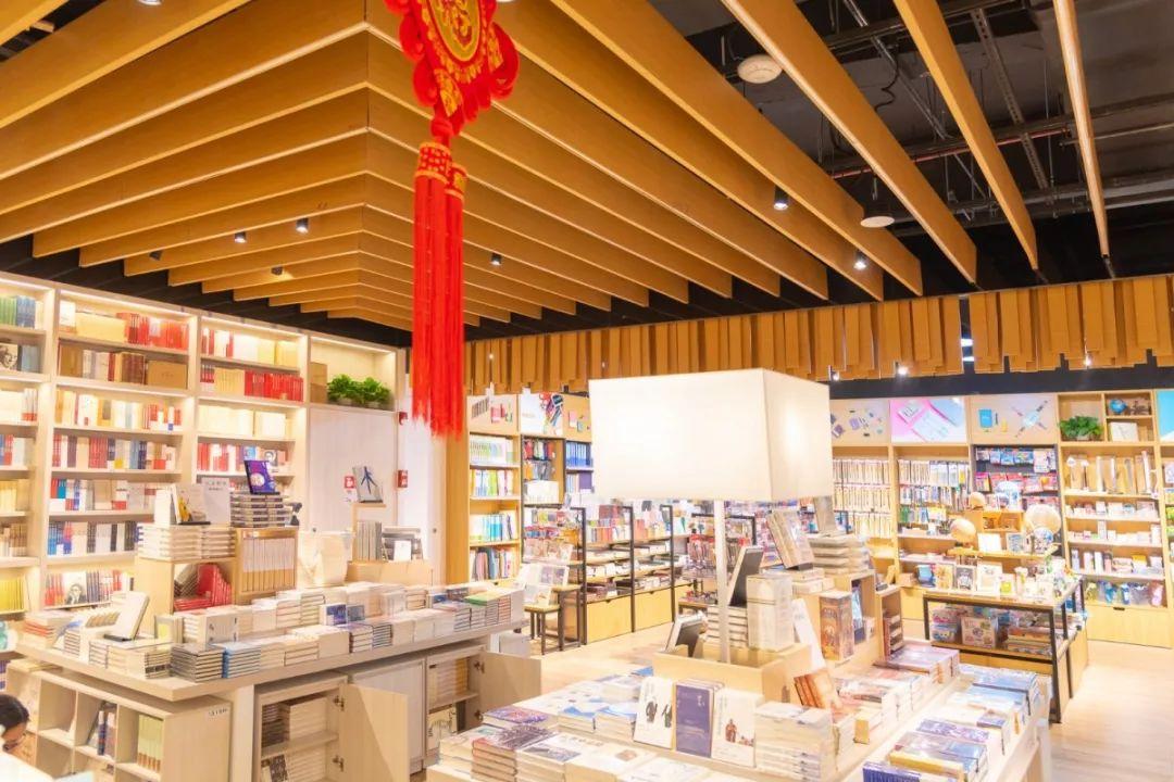 至强扫货攻略！佛山CBD潮玩新地标，女生月购物狂欢！