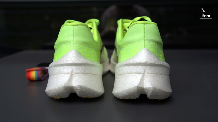 李宁飞电跑鞋的区别,李宁跑鞋飞电3cvs赤兔6pro