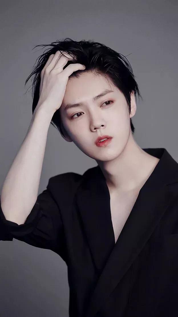 鹿晗壁纸浅蓝色系,鹿晗壁纸皮衣