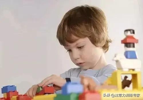 注意力不集中走神发呆做作业拖沓,三种方法解决孩子走神
