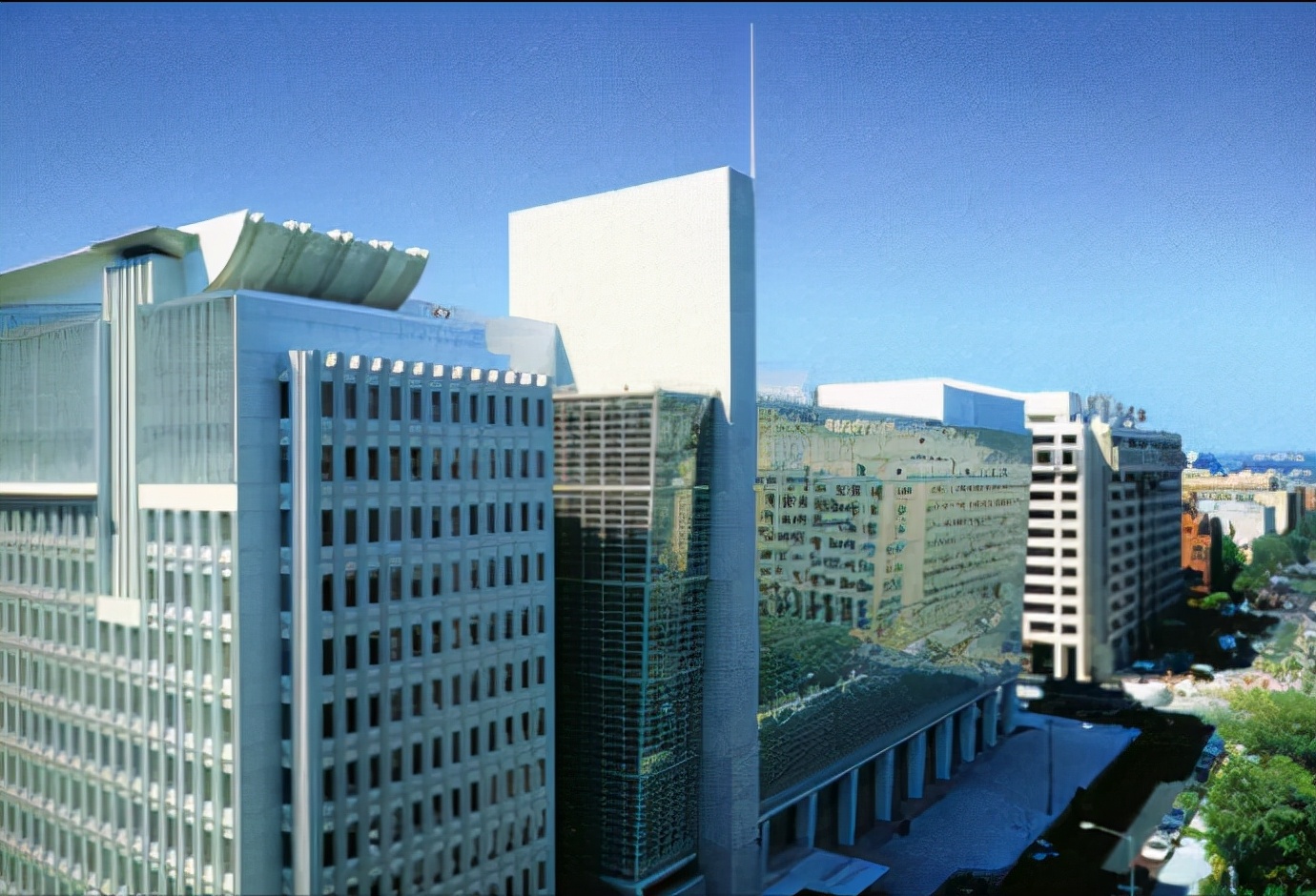 空姐和经济学教授谈个恋爱,经济学家郎教授让空姐背900万债务