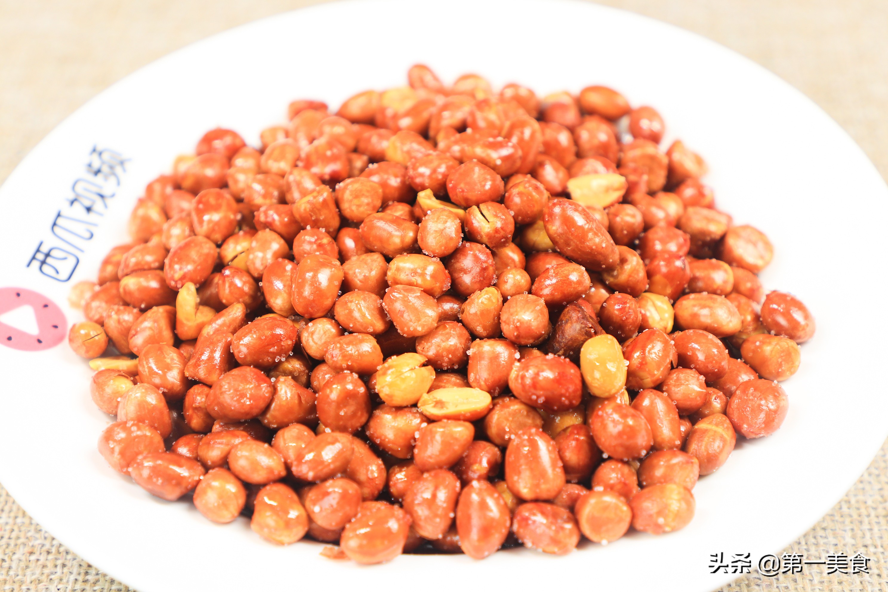 炸花生米有啥技巧教你正确做法,炸花生米怎么会掉皮