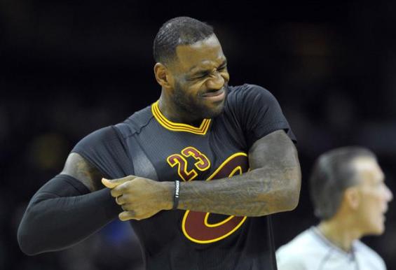 为什么nba球员不在乎球鞋性能,nba球衣短袖为什么不推