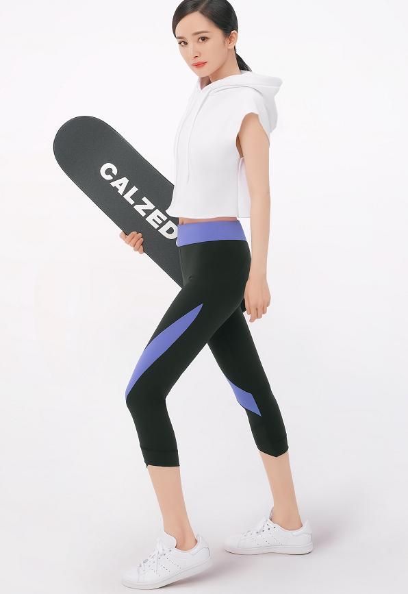 杨幂腿细穿白裤子,杨幂牛仔直筒裤穿搭