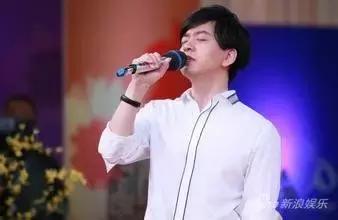 李健清华大学唱功,斯文理工男李健