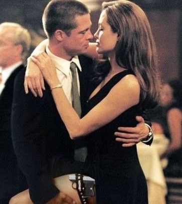 美国甜心魅力依旧！让皮特念念不忘的安妮斯顿当选最会赚钱女演员