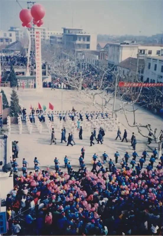 还有多少新沂人记得当初的“世纪广场”，如今处境让人感叹...