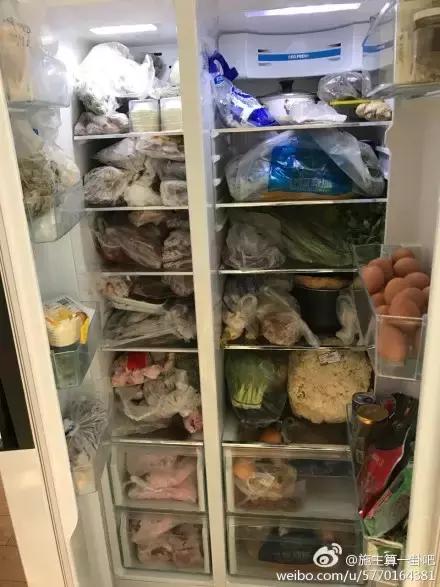 父母看儿子带了100个包子！留学生笑而不语：你是没见过我爸妈……