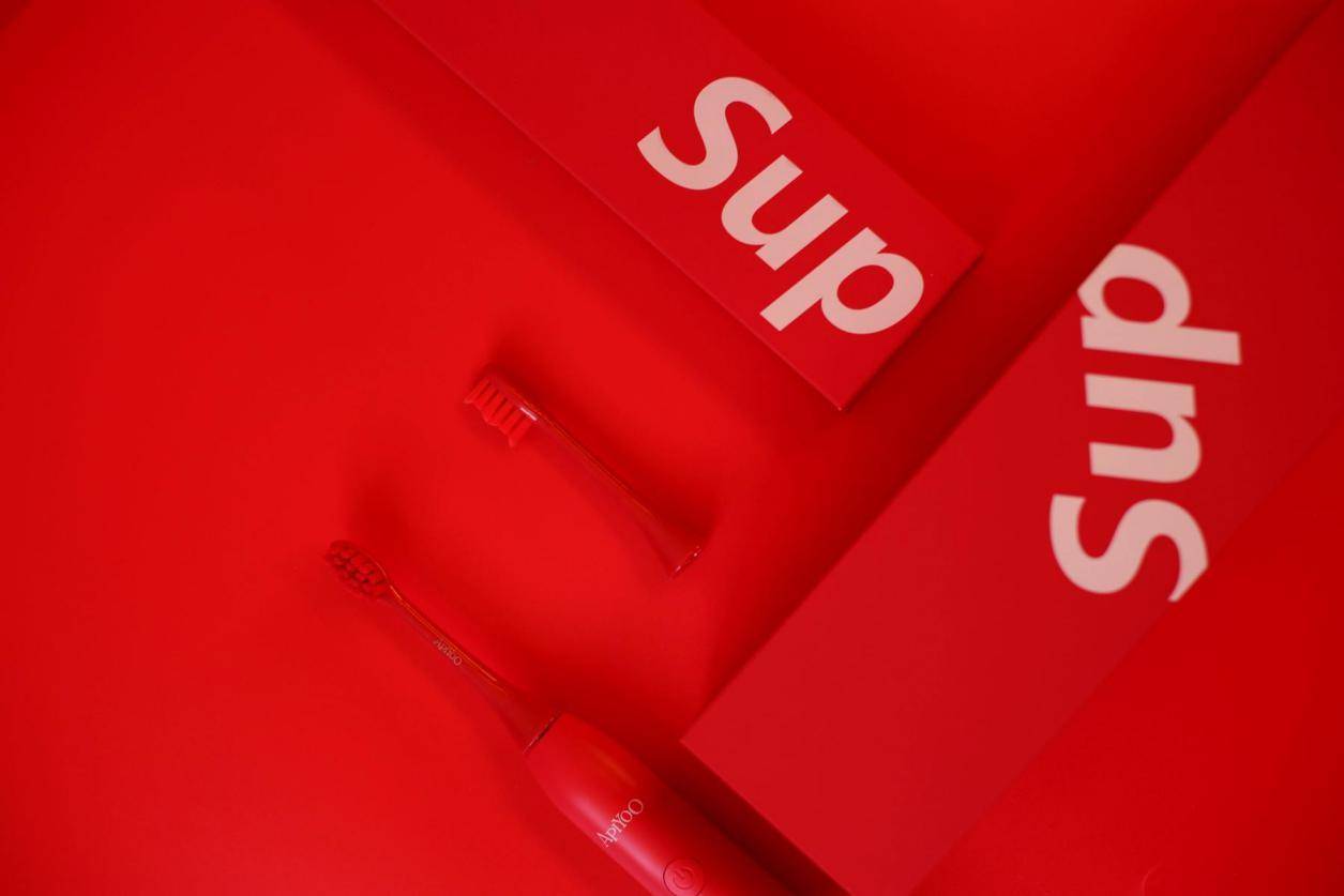 艾优super电动牙刷,艾优sup电动牙刷几个刷头