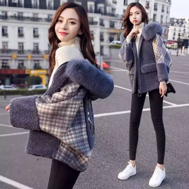 搭配哈伦裤的羽绒服推荐,白色灯芯绒哈伦裤搭羽绒服