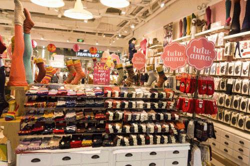 太原市服装城视频,太原服装城的一条街