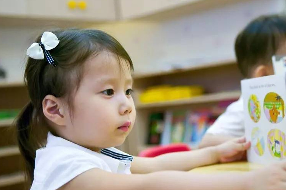 4岁宝宝妈妈在家不上学怎么办,4岁宝宝不肯去幼儿园