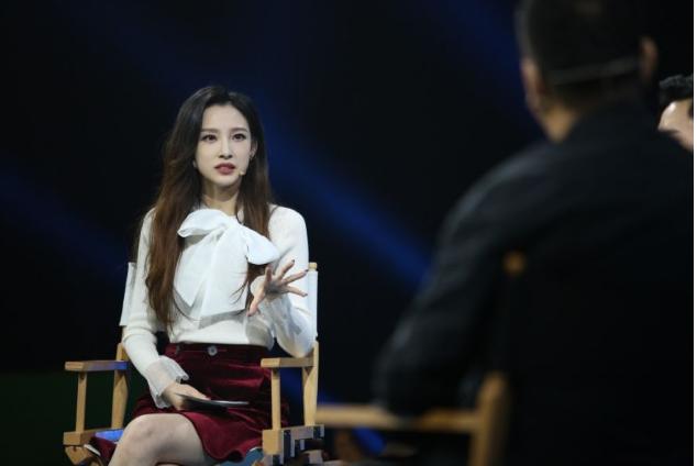 央视主持马凡舒的成名之路,央视第一美人马凡舒工作照