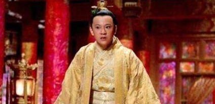 开始时朝野对他还是抱着很大的期望；可事实证明这货比刘子业还渣