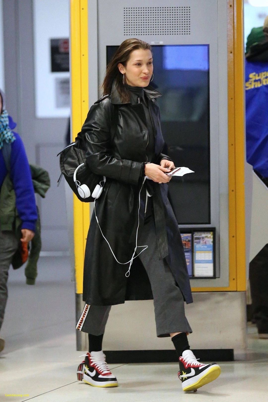 搭配鲨鱼裤显瘦显高的中筒袜,过膝小腿中筒袜哪个更显瘦