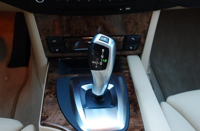 操控和舒适最好的百万级suv,18款宝马5系好还是a6l好