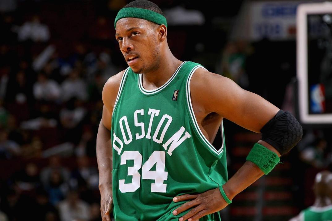 湖人历史头号战队是“魔蛇皇勾鲨”，在史上，只有绿军前五能对抗