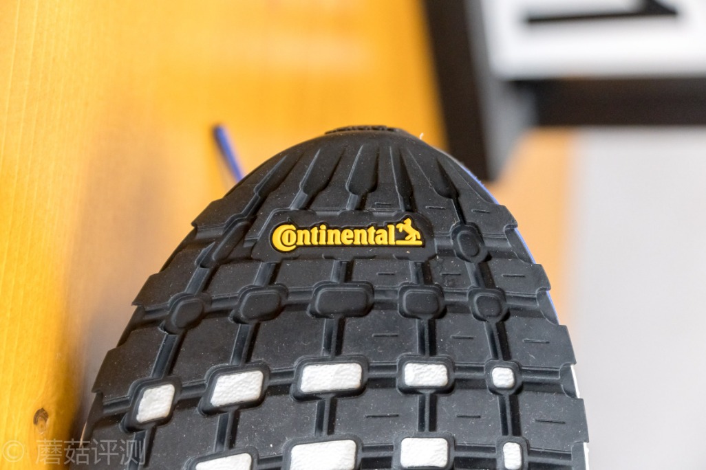 阿迪ultraboost22黑蓝,阿迪supernova和ultraboost