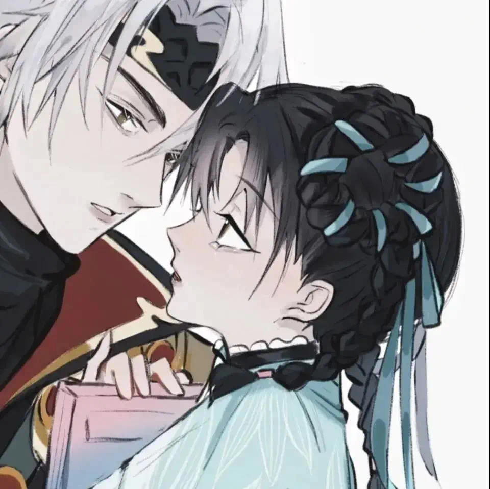 情侣头像一人一半王者荣耀版的,王者荣耀情侣头像拿着手机挡住脸