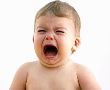 新生儿吐奶的最快解决办法,宝宝吐奶原因如何避免宝宝吐奶