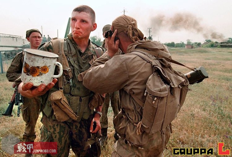 毛熊战袍,毛熊战服