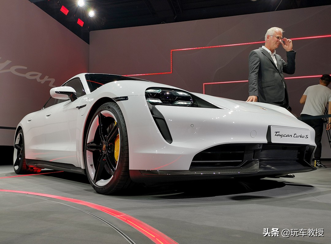 taycan保时捷让超跑进入电动时代,保时捷电动taycan4s报价