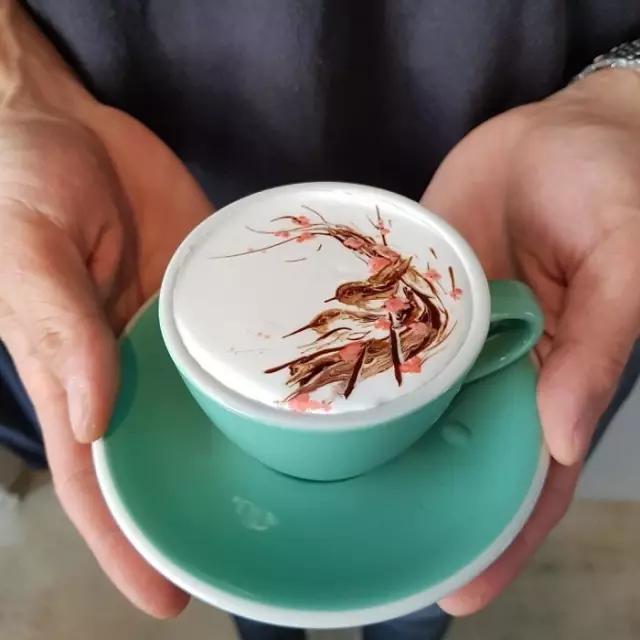 他把梵高的名画装进一杯咖啡，竟然撩到10万迷妹