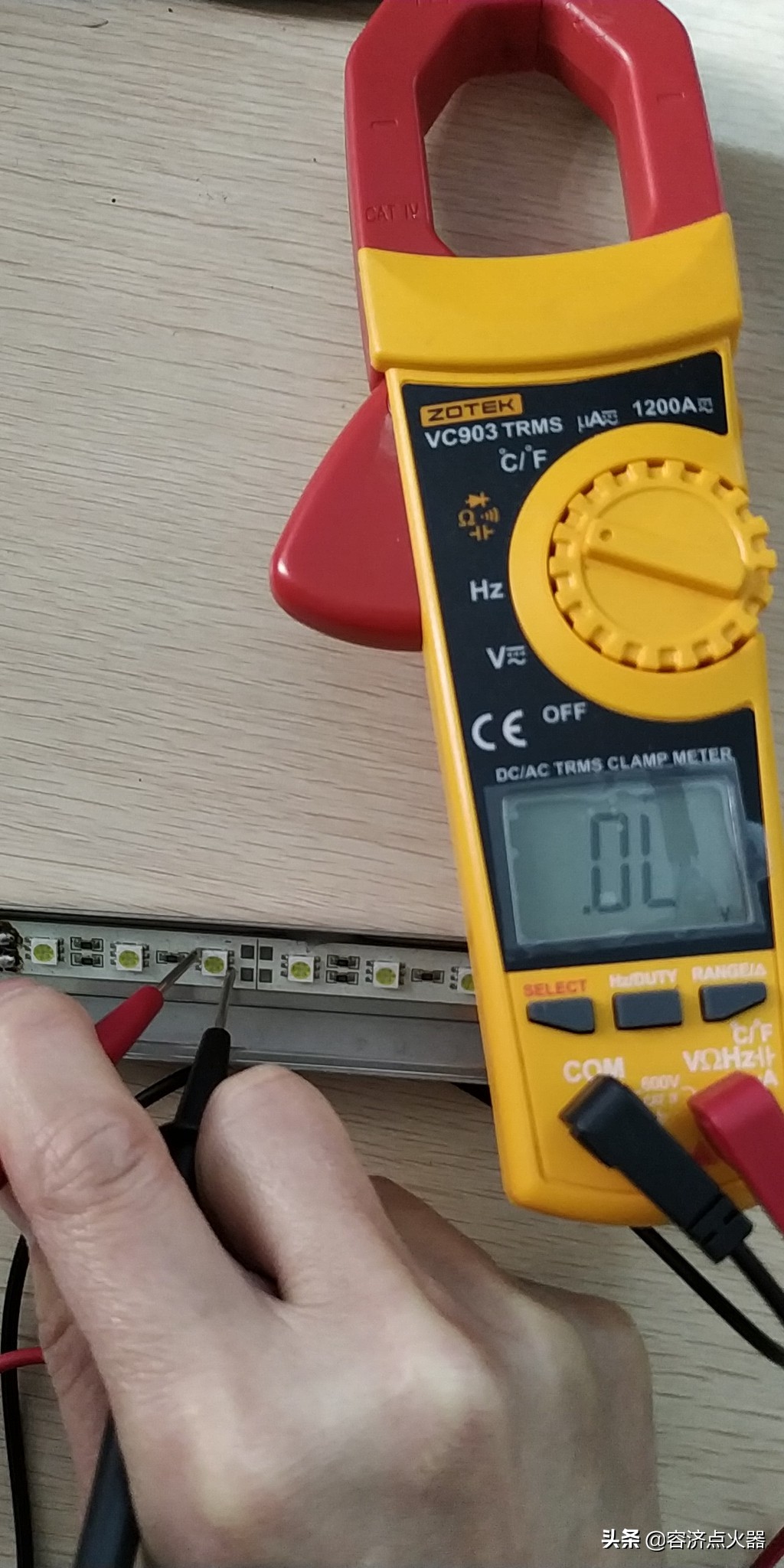 怎么用万用表测试led灯带好坏,万用表怎么测量led灯条好坏