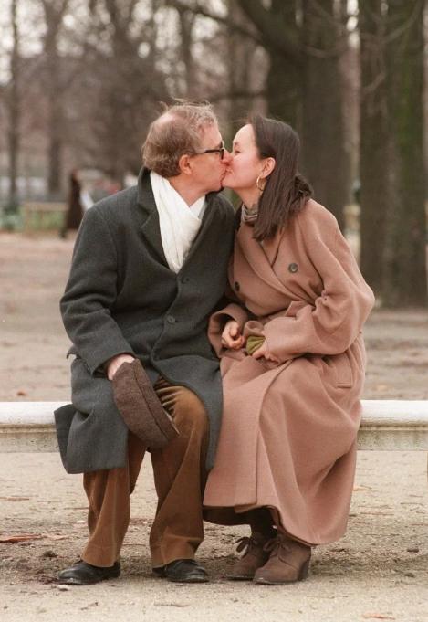 美国84岁导演与韩裔继女跨越35岁年龄差相爱，要将所有财产留给她