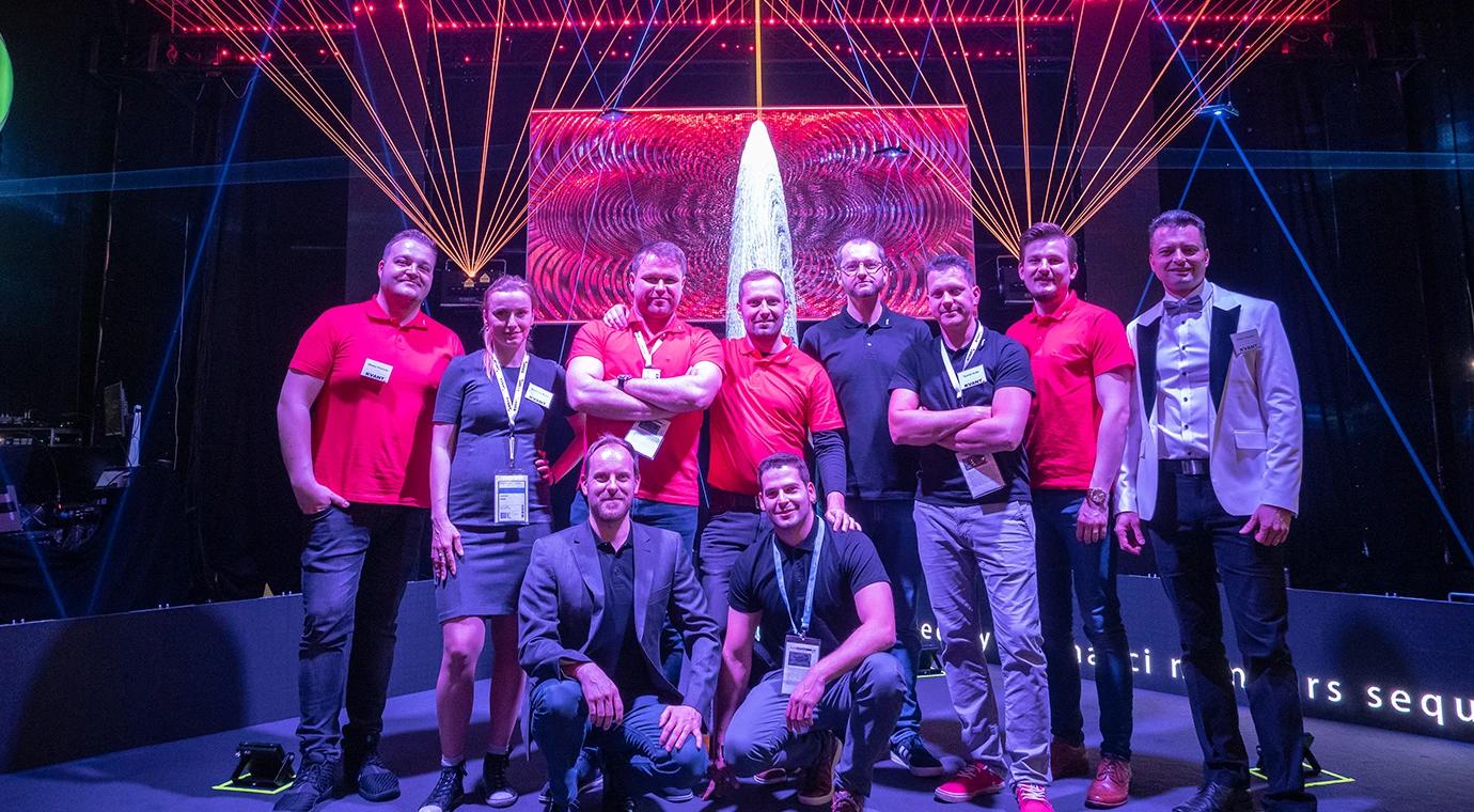 如何挑选可靠的激光切割机厂家,哪个品牌激光灯最好