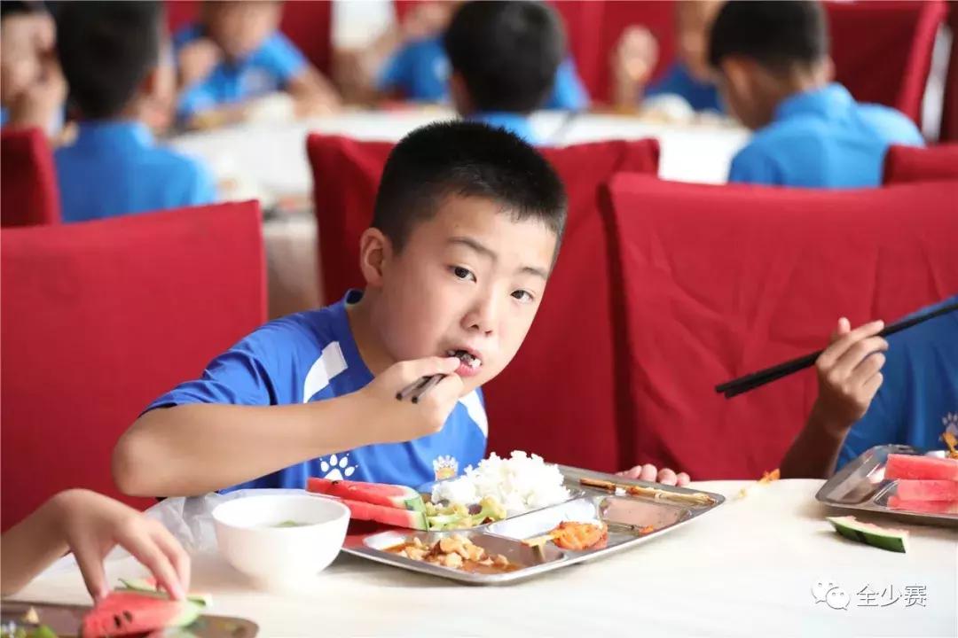 少儿足球联赛全国总决赛,第五届少儿足球联赛开幕