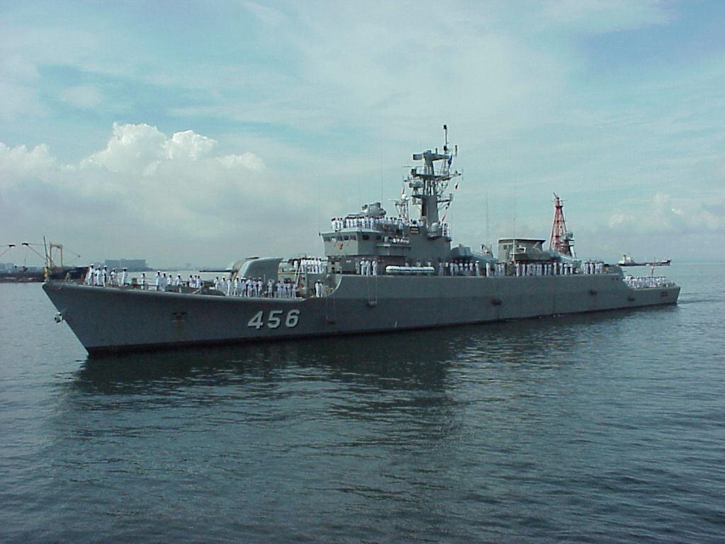 中国舰艇回娘家视频,中国海军军舰出访俄视频