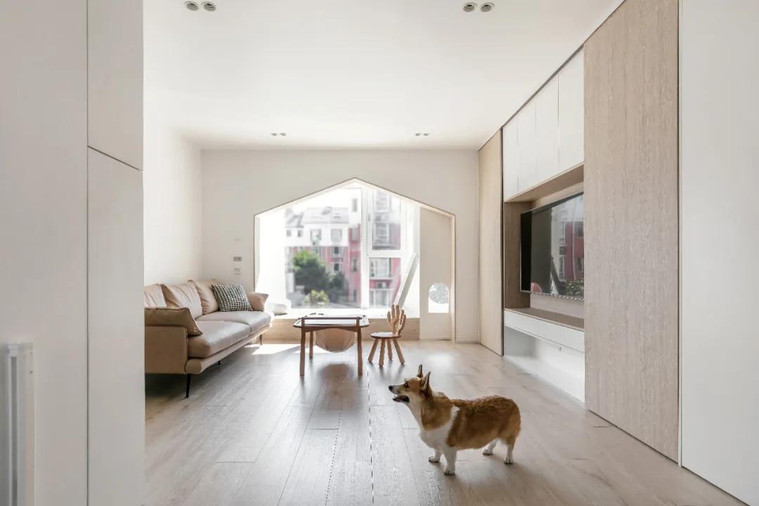 100平现代简约阳台装修风格,125平带阳台简约温馨装修风格