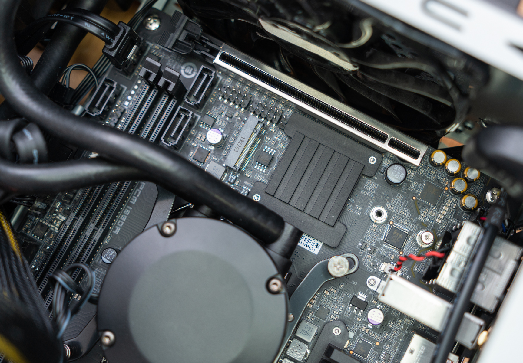 igame用什么主机好,igame桌面电竞主机设计与性能兼备