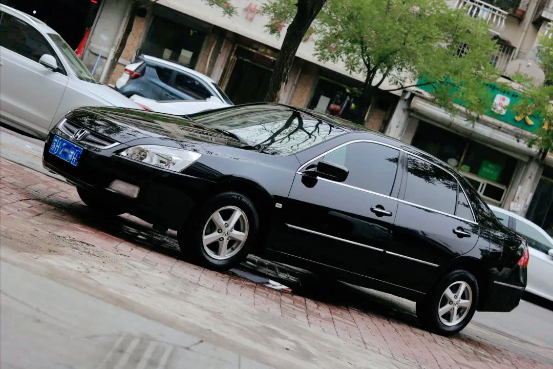 怪兽翻新车,怪兽修车翻新艾力绅