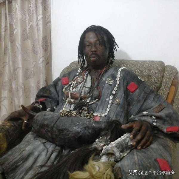 c罗与奎托斯恩怨,c罗和伊莲娜故事