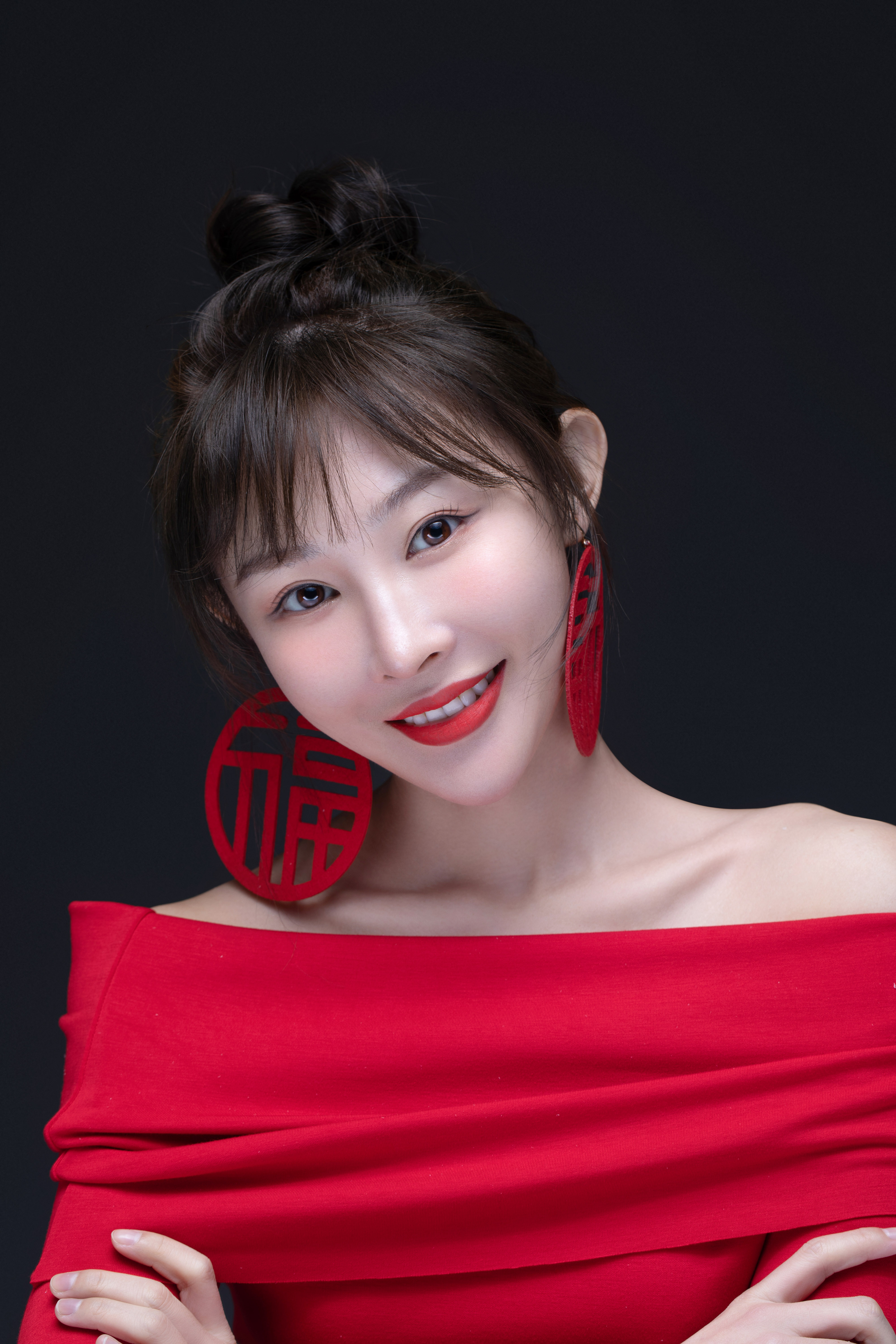 陈思思演唱红旗颂,歌唱家陈思思中国梦