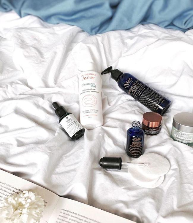 有句话说得好:美不美看脸,老不老看眼