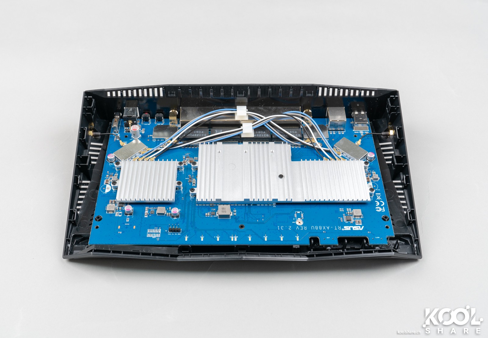 华硕路由器rt-ax86u新款拆解,华硕asusrt-ax68u电竞wifi6路由器