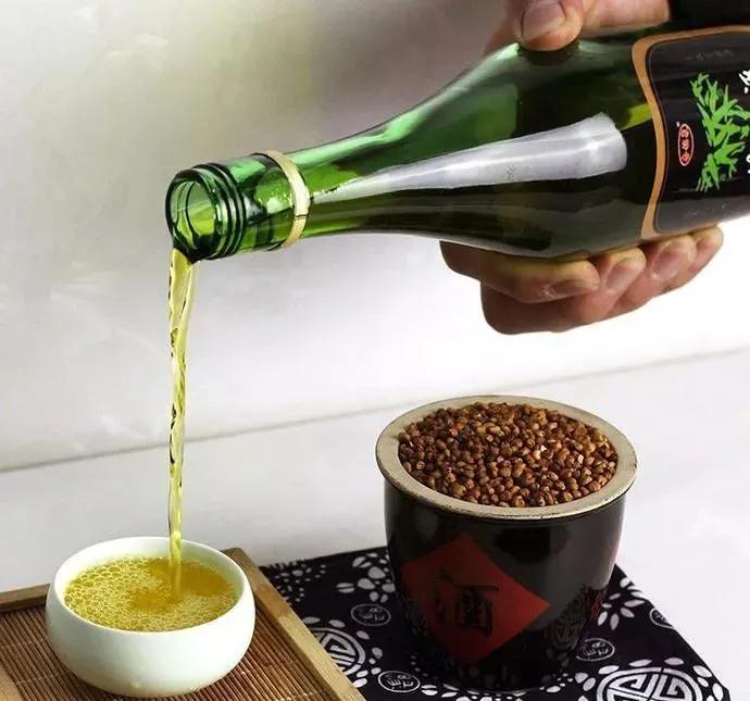 80年代和茅台齐名的酒,三十年前比茅台酒地位更高的酒