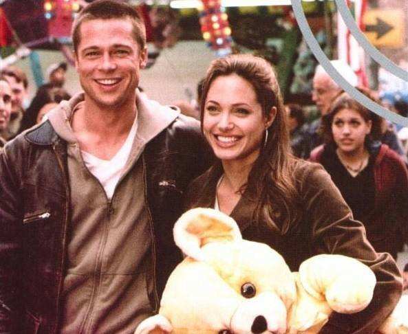 美国甜心魅力依旧！让皮特念念不忘的安妮斯顿当选最会赚钱女演员